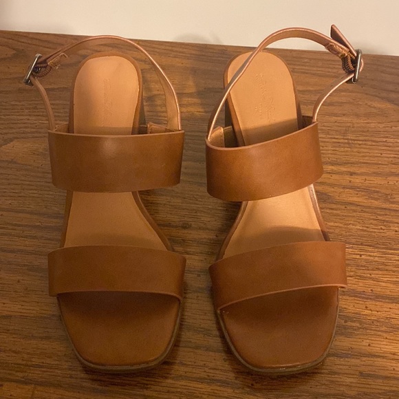 Heeled sandals - Picture 2 of 3